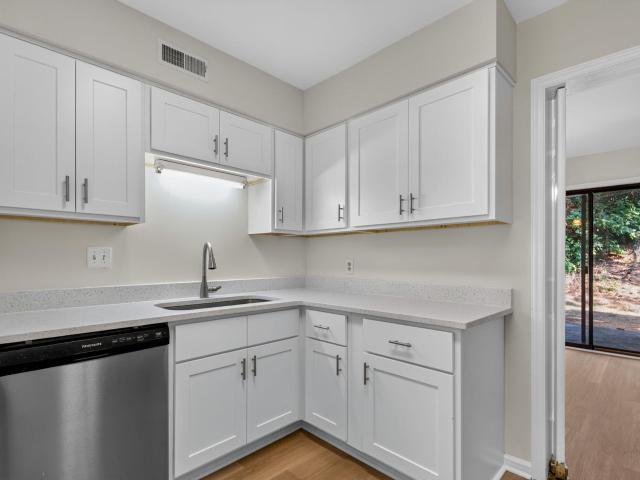 4101 Five Oaks Drive 32