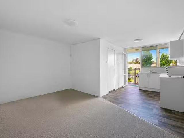 4/102 Chalk Street, Coolangatta, QLD 4225