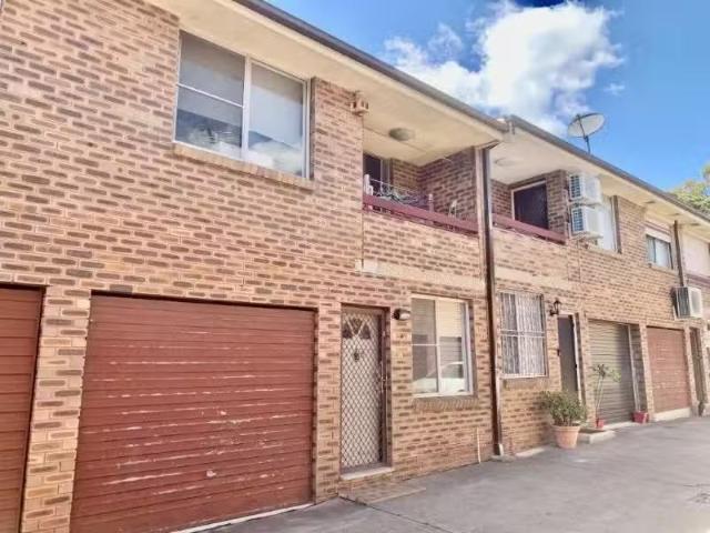 4/102 104 Longfield Street, Cabramatta Townhouse for rent Lis.