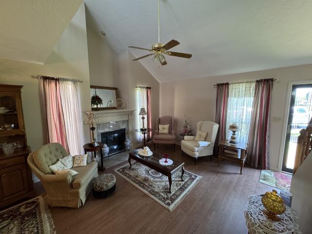 410 Castlewood Ln