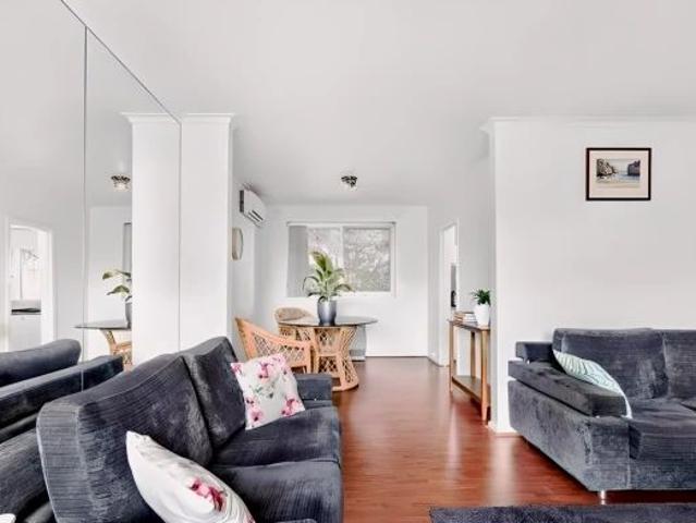 4/10 Brentwood Street, Bentleigh, Melbourne