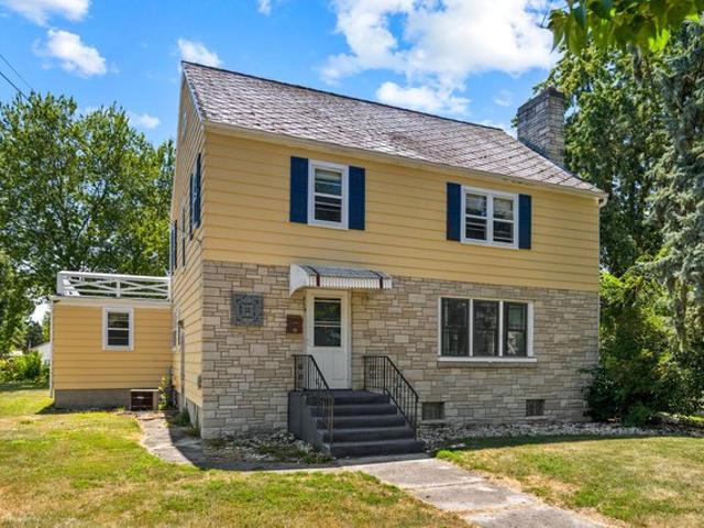 410 E Main St, Genoa, IL 60135