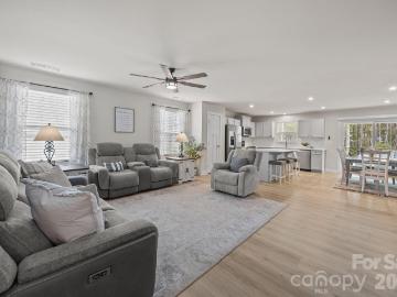 410 Hollis Place