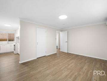 4/10 Joyes Place, Tolland NSW 2650