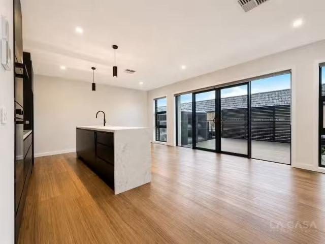 4/10 Jalanga Crescent, Aranda Townhouse for rent Listed by We.