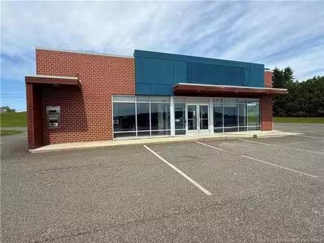 410 Madawaska Rd, Grand Sault/Grand Falls, NB, E3Y 1A4 comme.