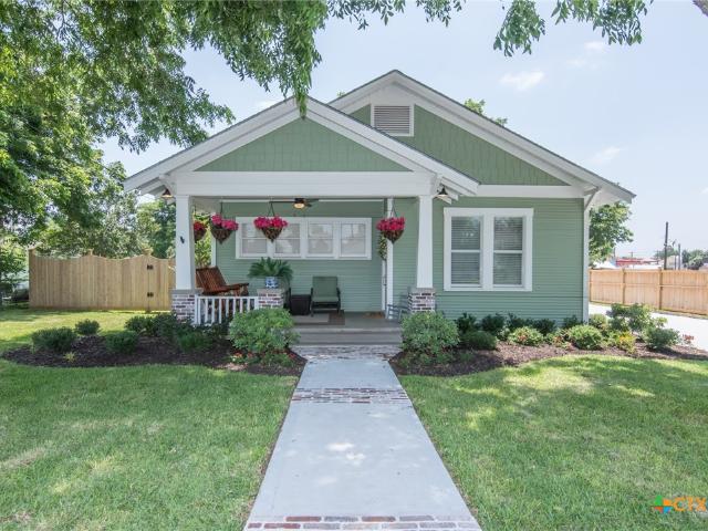 410 N Avenue D, Shiner, TX 77984 | MLS #608167