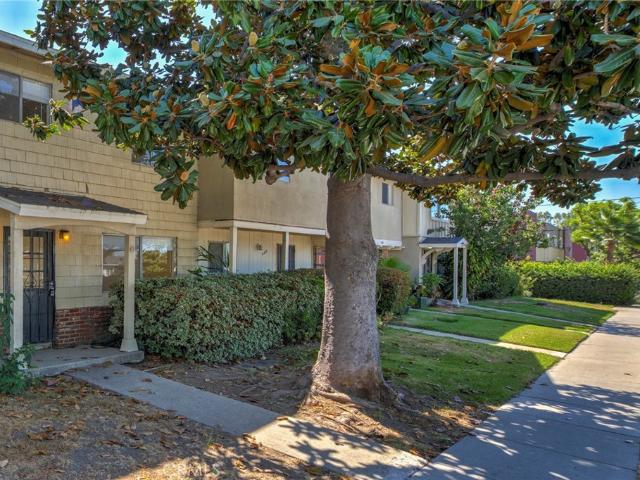 410 N Cerritos