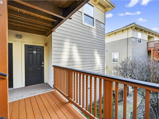 410 nw uptown ter