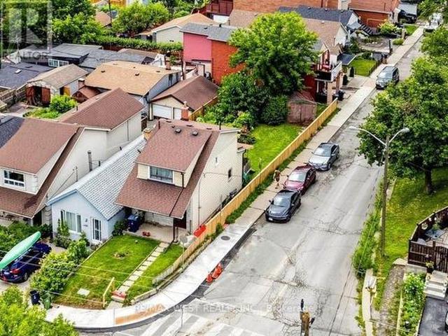 410 Silverthorn Avenue, Toronto, ON, M6M 3H2 house for sale | Listing ID W13657 | Royal LePage