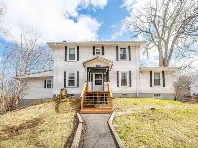 410 St Margarets Bay Road, Halifax, NS, B3N 1K1 house for sa.