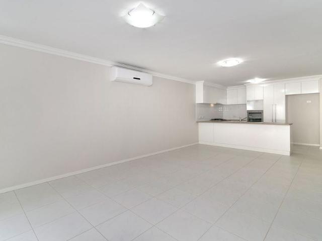 4/10 Plant Street
