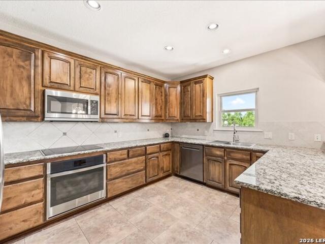 410 Quest Ave