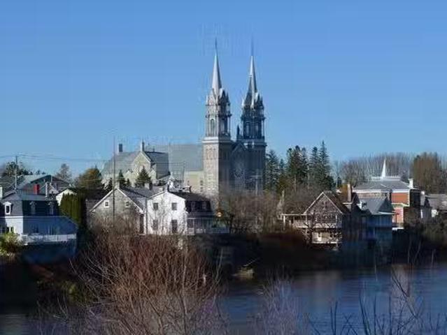 410 Rue Tessier O. Saint Casimir, QC, G0A 3L0 house for sale.