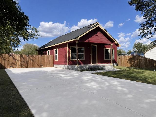 410 W Trinity St