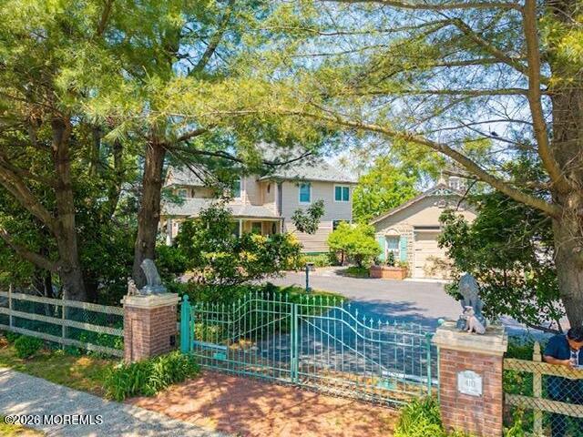 410 Thompson Avenue