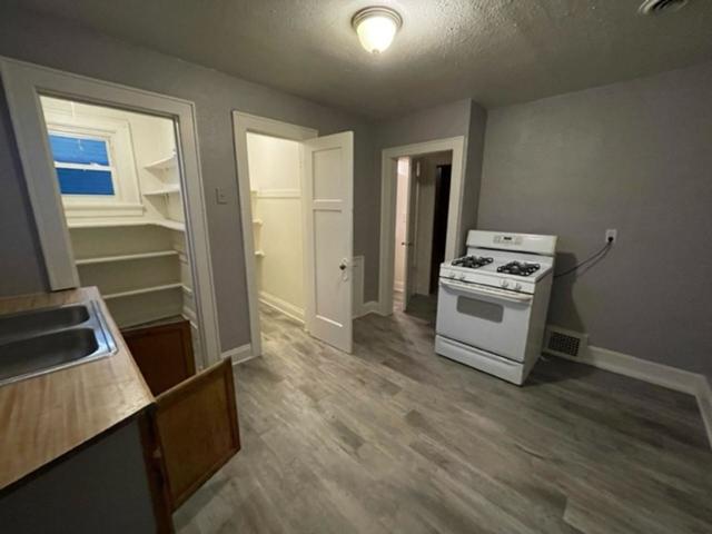 4115 N 6th St 1 Bedroom Apartment for Rent at 4115 N 6th St, Milwaukee, WI 53212 Grover Heights