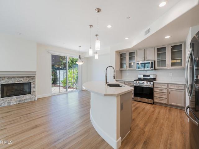 4117 Orontes Way B
