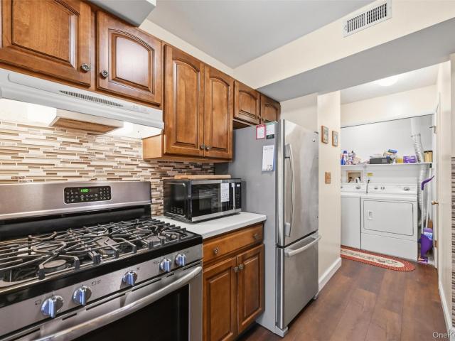 4118 Whispering Hills Drive