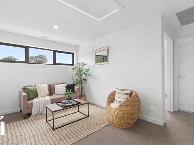 4/110 Livingston Avenue, Kambah