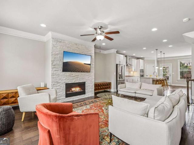 4111 Barry Place 56