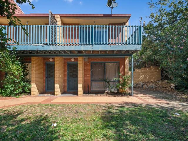 4/111 Uriarra Road, Queanbeyan