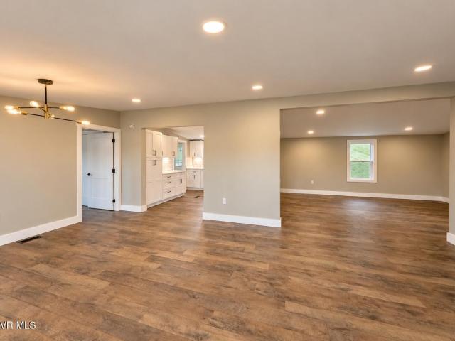 4112 Weaver Pike