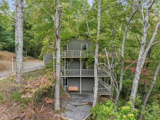 4113 White Oak Dr, Hiawassee, GA 30546