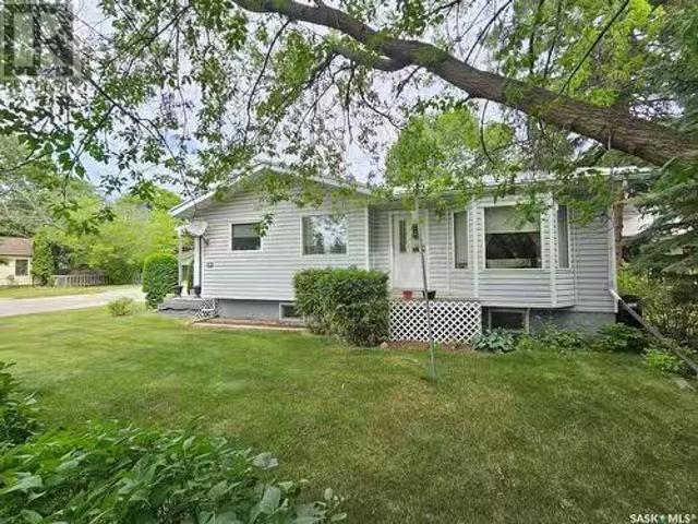 411 3Rd Avenue W, Meadow Lake, SK, S9X 1B8 house for sale L.