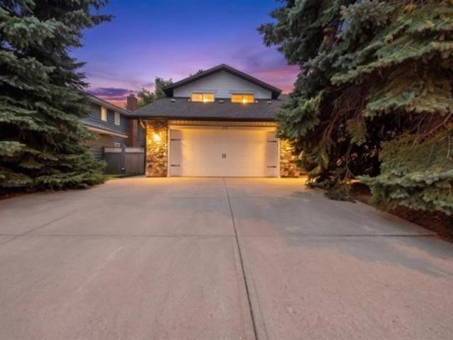 411 135 Avenue Se, Calgary, AB, T2J 5E6 house for sale | Listing ID A2344 | Royal LePage