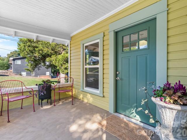 411 4th Street SE