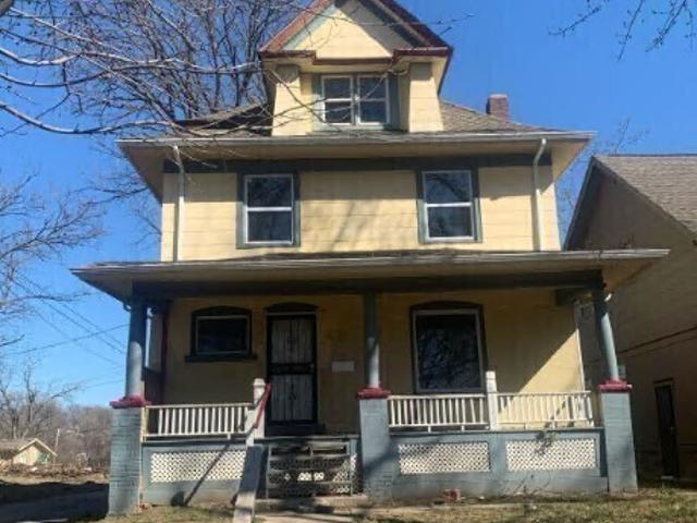 411 Askew Avenue, 5 beds, 1 full and 1 half bath