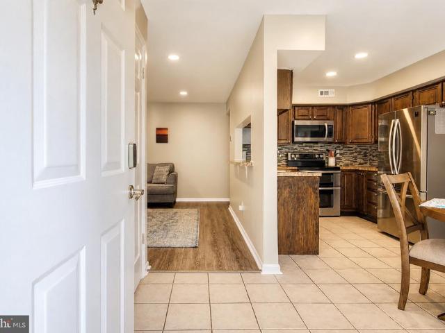 411 Gregorys Way