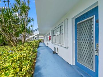 411 Durham E, Unit N, Deerfield Beach, FL 33442 | MLS #R11163