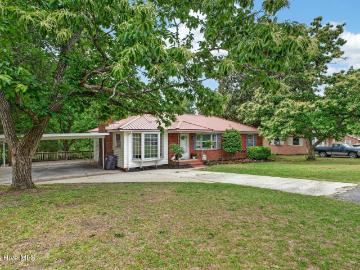 411 Forest Circle