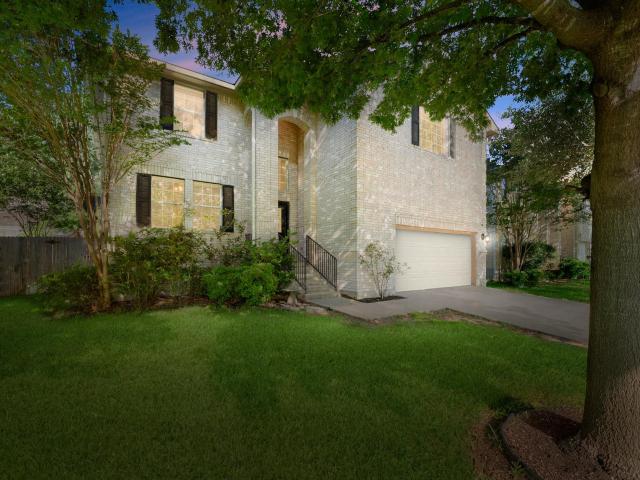 411 Olmos Dr