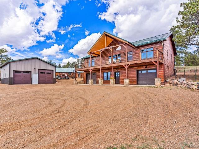411 Larkspur Lane