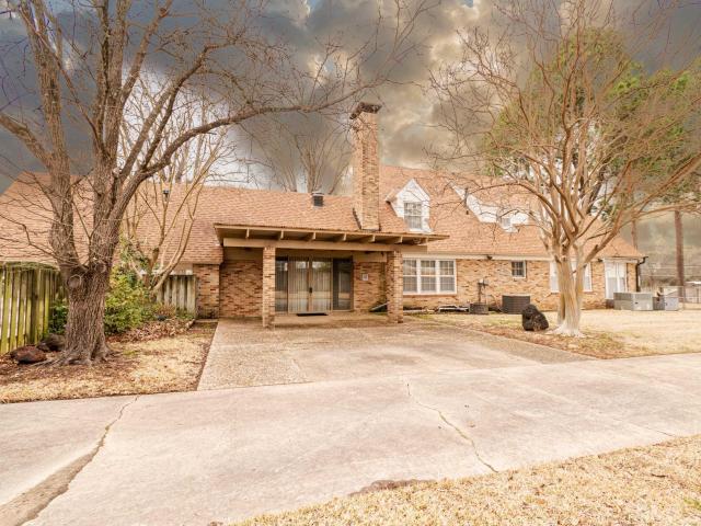 411 N Murphy Ave
