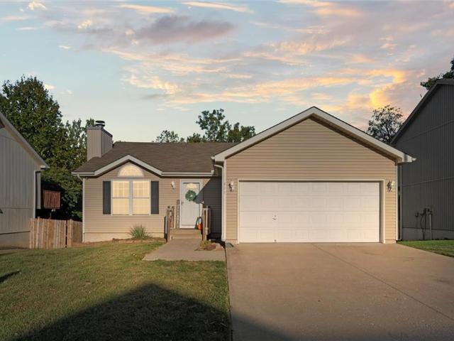 411 N Queen Ridge Ave, Independence, MO 64056 | MLS #2621