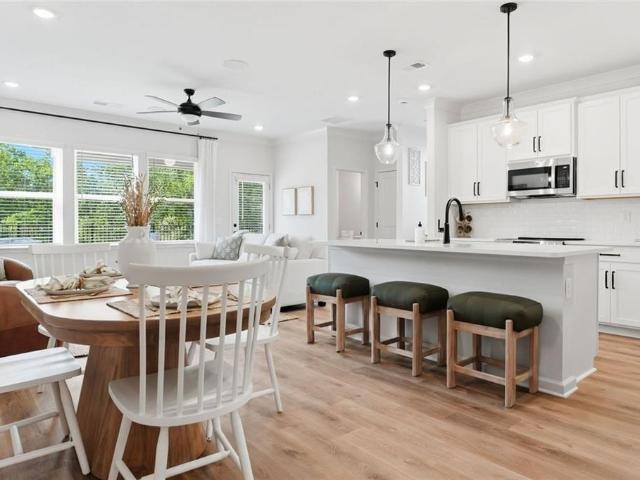 411 Summit View 6