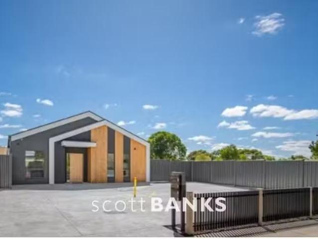 4/11 Raymond Street, Melton South, VIC 3338