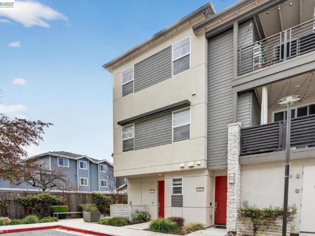 411 Rhythm Ln