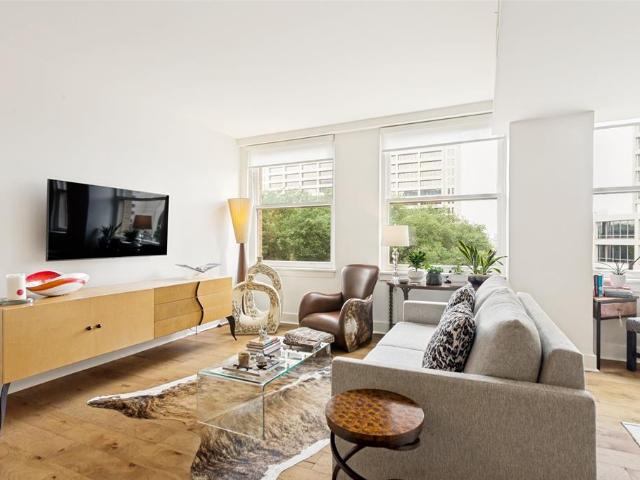 411 W 7th Street # 305