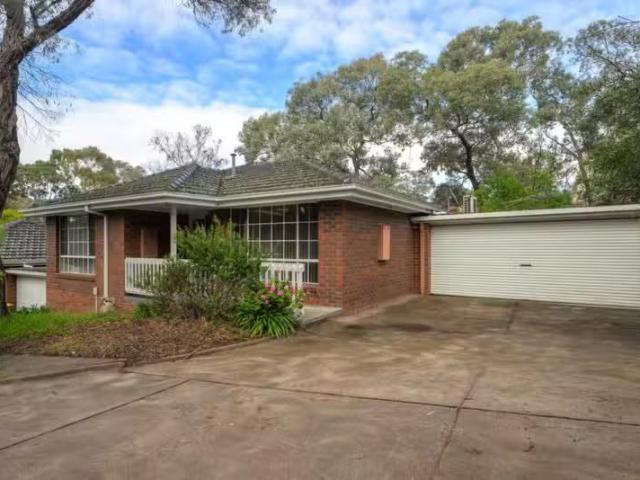 4/125 St Helena Road, Greensborough VIC 3088 Unit For Lease