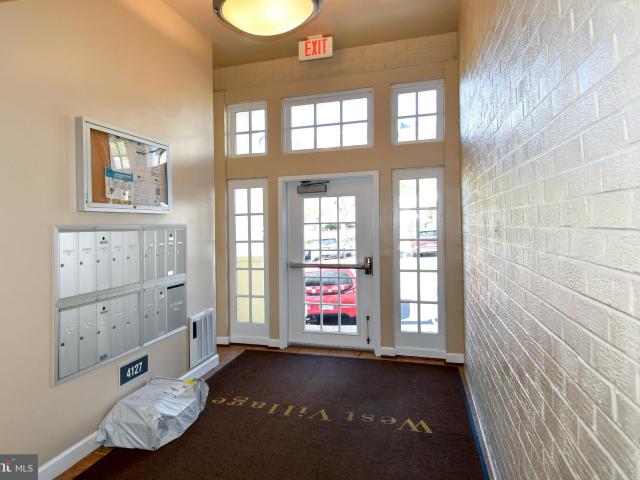 4127 S Four Mile Run Dr, Unit 304, Arlington, VA 22204 | MLS #VAAR2064