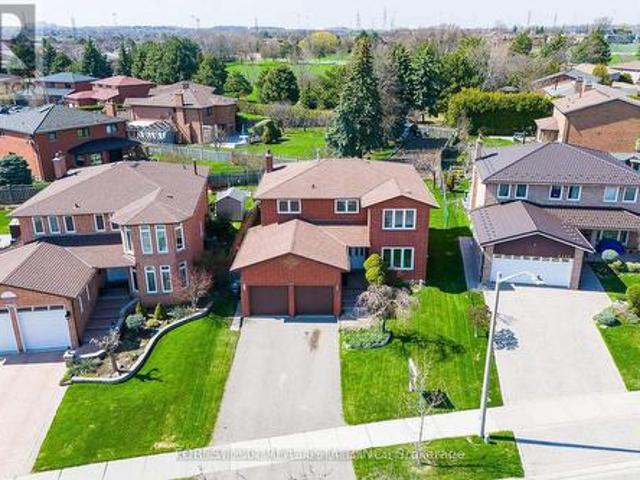 4129 Molly Avenue, Mississauga, ON, L4Z 1E3 house for sale | Listing ID W13687 | Royal LePage