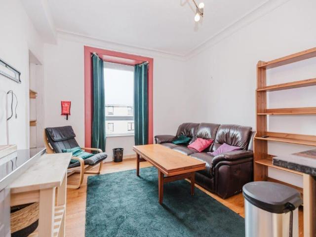 4129L Albert Street, Edinburgh, EH7 5LH 1 bed flat to rent £1,095 pcm £253 pw