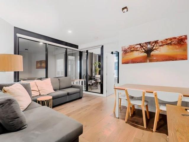 412/101 Tram Road, Doncaster, Melbourne