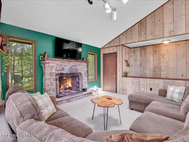 4121 Hemlock Trail