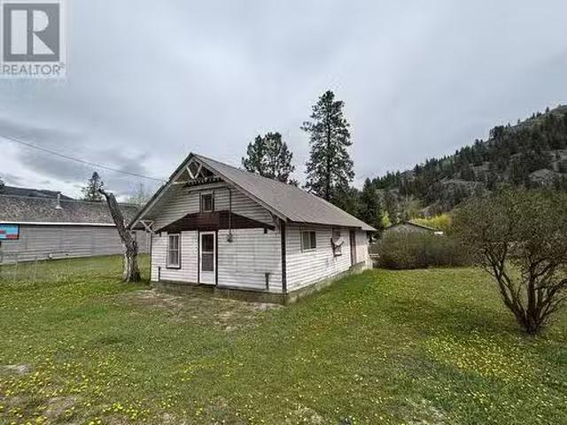4123 Highway 3 Highway, Rock Creek, BC, V0H 1Y0 house for sa.